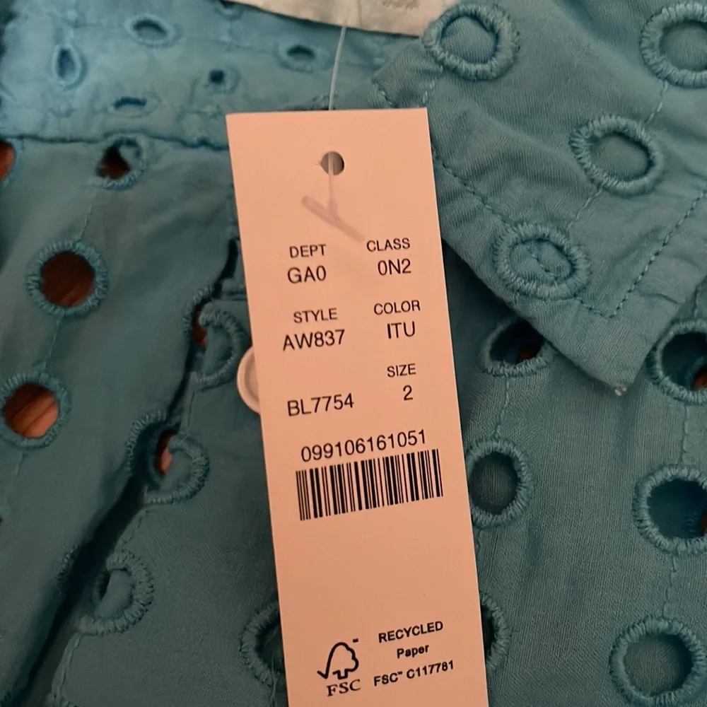 J. Crew NWT❗️Classic-fit shirt in eyelet Item AW837 - Picture 4 of 7